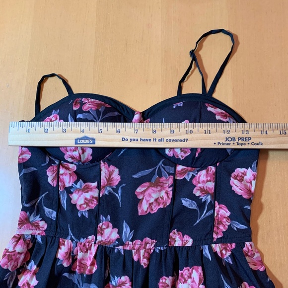 SOLD  of Gypsies floral romper /  jumpsuit - Picture 6 of 7